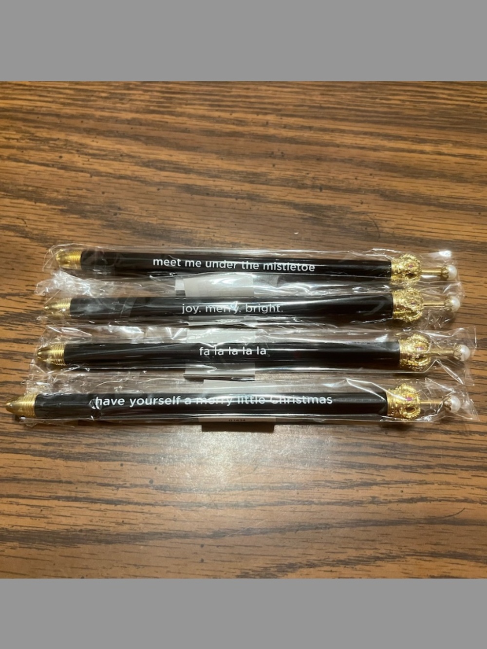 12 NWT Santa Barbara Design Studio Black Pearl Crown Pens with Holiday Sayings